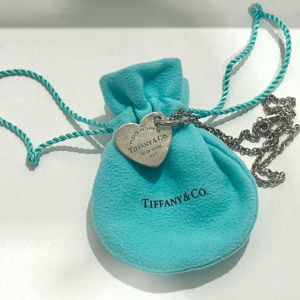 ‘Please Return to Tiffany’ Necklace - Picture 2 of 3